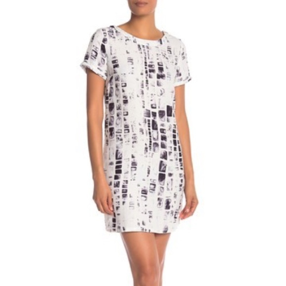 Short sleeve printed shift dress